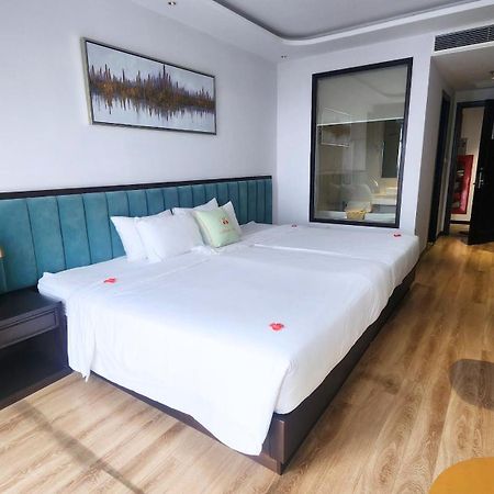 Cordial Grand Hotel Da Nang Beach - Infinity Rooftop Pool Buitenkant foto