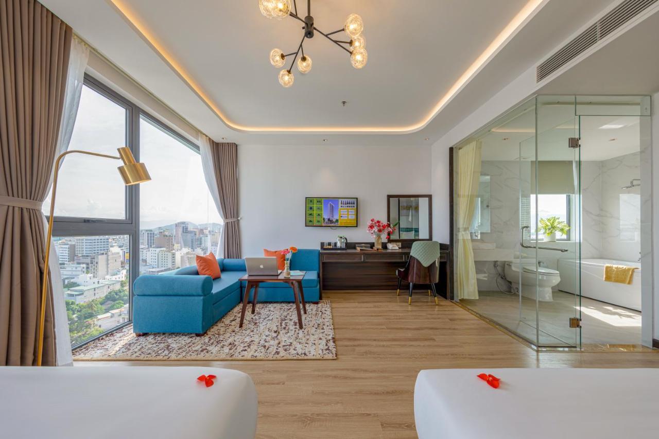 Cordial Grand Hotel Da Nang Beach - Infinity Rooftop Pool Buitenkant foto