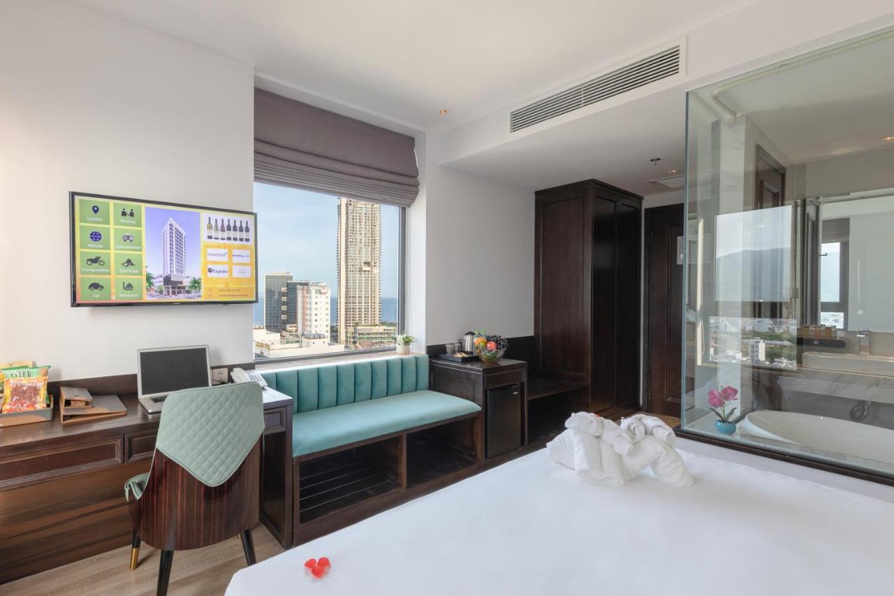 Cordial Grand Hotel Da Nang Beach - Infinity Rooftop Pool Buitenkant foto