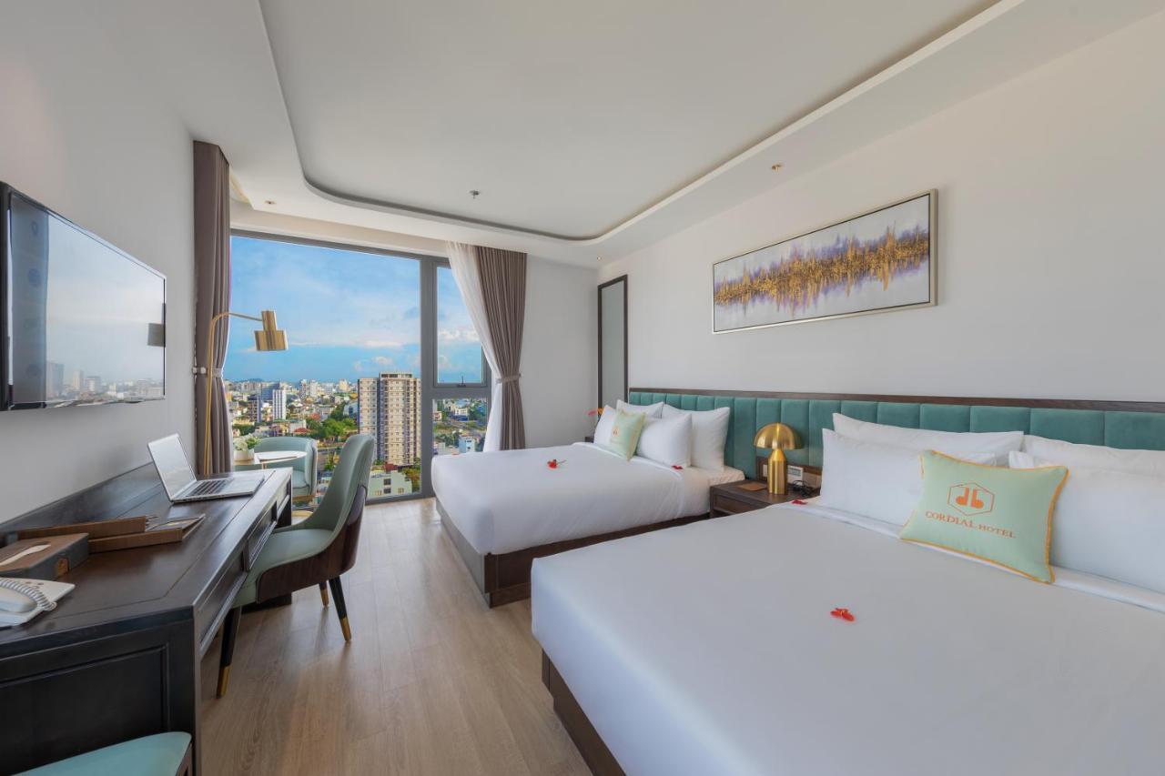 Cordial Grand Hotel Da Nang Beach - Infinity Rooftop Pool Buitenkant foto