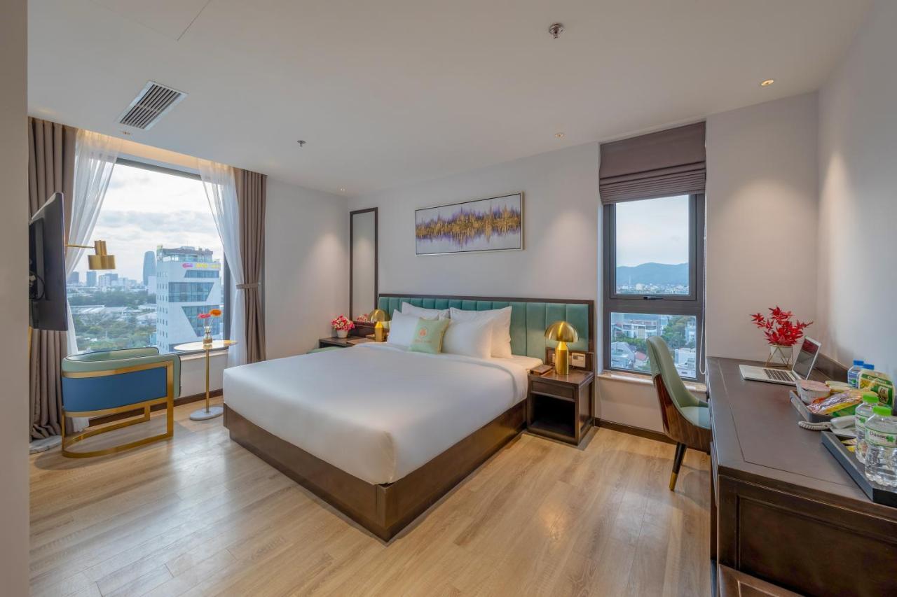 Cordial Grand Hotel Da Nang Beach - Infinity Rooftop Pool Buitenkant foto