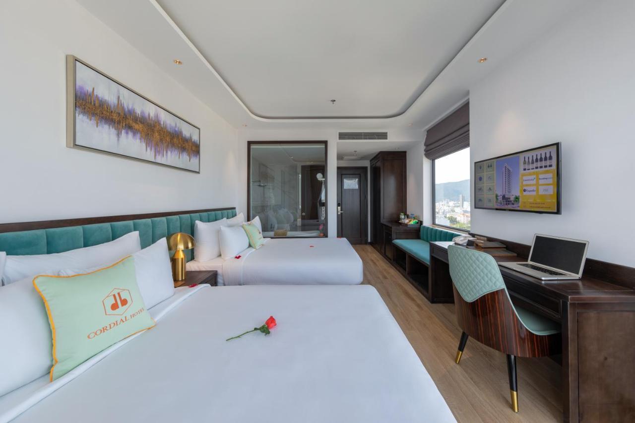Cordial Grand Hotel Da Nang Beach - Infinity Rooftop Pool Buitenkant foto