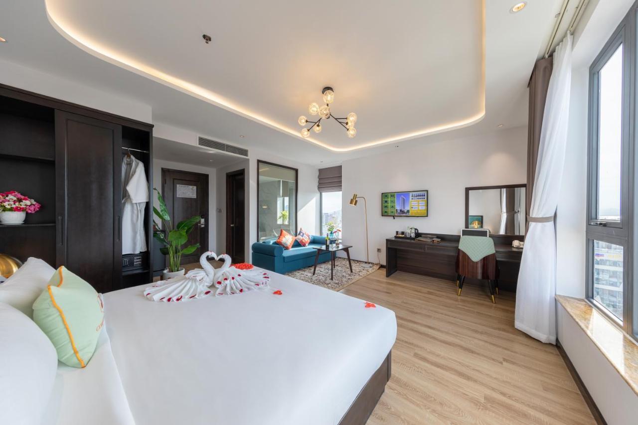 Cordial Grand Hotel Da Nang Beach - Infinity Rooftop Pool Buitenkant foto
