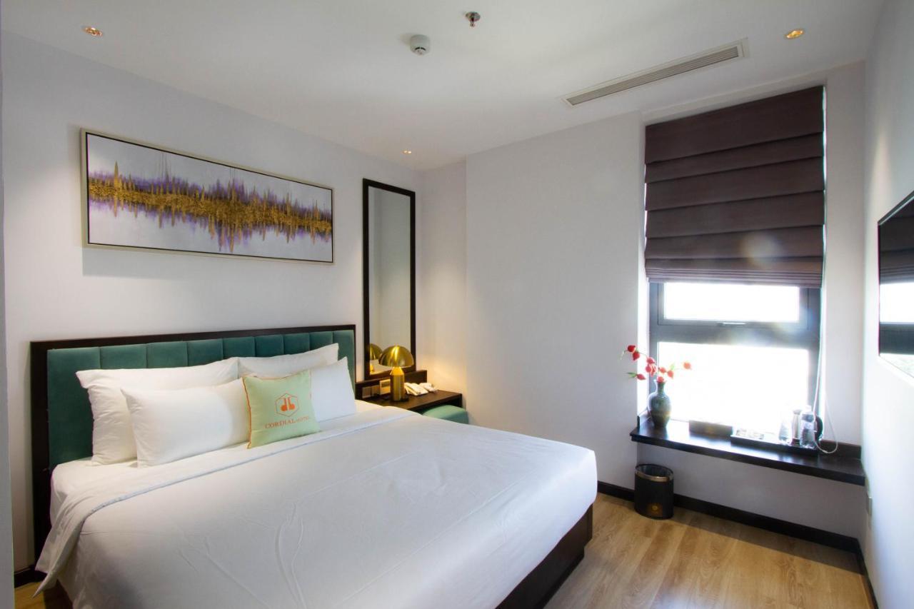 Cordial Grand Hotel Da Nang Beach - Infinity Rooftop Pool Buitenkant foto