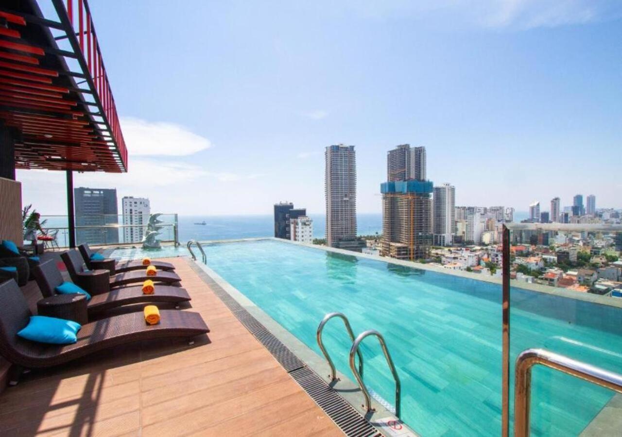 Cordial Grand Hotel Da Nang Beach - Infinity Rooftop Pool Buitenkant foto